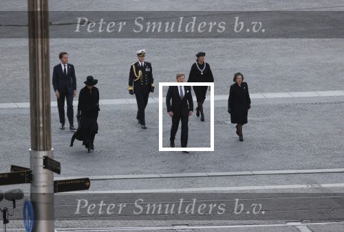 Amsterdam 4 mei 2020
Dodenherdenking op de dam zonder publiek vanwege Corona . Koning Willem Alexander Koningin Maxima Femke Halsema Gerdi Verbeet en Mark Rutte zijn aanwezig . Er ston veel politie aan de zijkanten en op de daken .