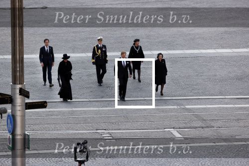 Amsterdam 4 mei 2020
Dodenherdenking op de dam zonder publiek vanwege Corona . Koning Willem Alexander Koningin Maxima Femke Halsema Gerdi Verbeet en Mark Rutte zijn aanwezig . Er ston veel politie aan de zijkanten en op de daken .