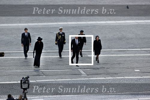 Amsterdam 4 mei 2020
Dodenherdenking op de dam zonder publiek vanwege Corona . Koning Willem Alexander Koningin Maxima Femke Halsema Gerdi Verbeet en Mark Rutte zijn aanwezig . Er ston veel politie aan de zijkanten en op de daken .