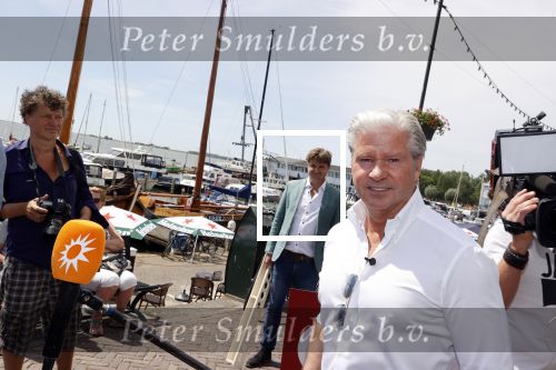 Volendam 1 juni 2020
Forum van Democratie met Thierry Baudet Theo Hiddema en Wybren van Haga zijn in Volendam tijdens de opening van de terassen. Dries Roelvink voor RTL Boulevard