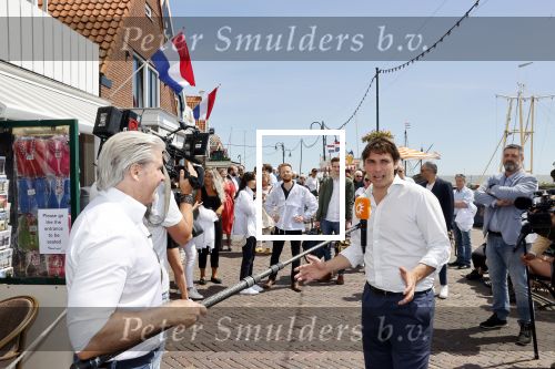 Volendam 1 juni 2020
Forum van Democratie met Thierry Baudet Theo Hiddema en Wybren van Haga zijn in Volendam tijdens de opening van de terassen. Dries Roelvink voor RTL Boulevard