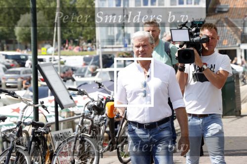 Volendam 1 juni 2020 en amsterdam 
Dries Roelvink