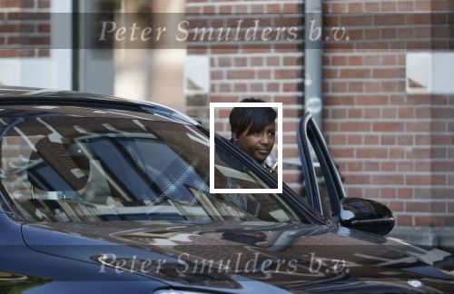 Amsterdam 6 mei 2020
Edsilia Rombley met haar dochter bij de bakker