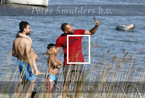 Durgerdam 9 mei 2020
Everon Jackson Hooi en Jozua Augusto zijn  weer bij elkaar. Ze gingen zwemmen met 2 neefjes.