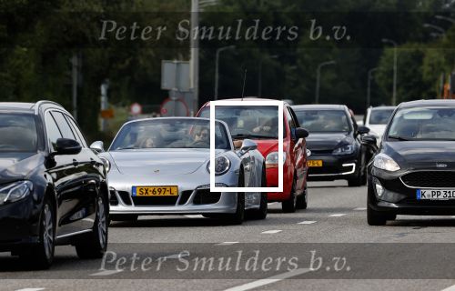 Noordwijk / Wassenaar 12 juni 2020
Frank Dane met zijn vriendin in porsche 911 cabrio.