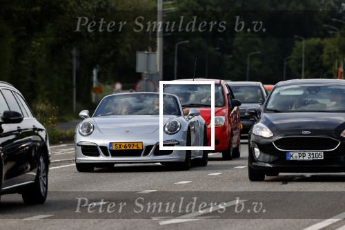 Noordwijk / Wassenaar 12 juni 2020
Frank Dane met zijn vriendin in porsche 911 cabrio.