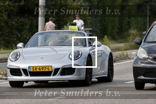 Noordwijk / Wassenaar 12 juni 2020
Frank Dane met zijn vriendin in porsche 911 cabrio.