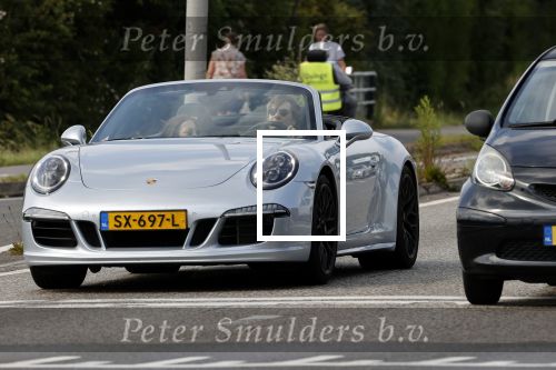 Noordwijk / Wassenaar 12 juni 2020
Frank Dane met zijn vriendin in porsche 911 cabrio.