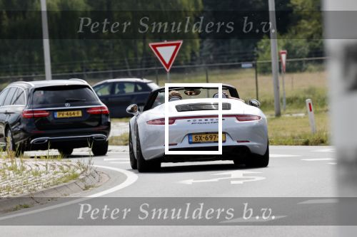 Noordwijk / Wassenaar 12 juni 2020
Frank Dane met zijn vriendin in porsche 911 cabrio.