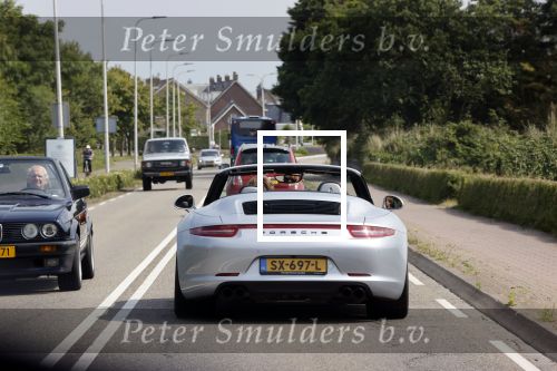 Noordwijk / Wassenaar 12 juni 2020
Frank Dane met zijn vriendin in porsche 911 cabrio.