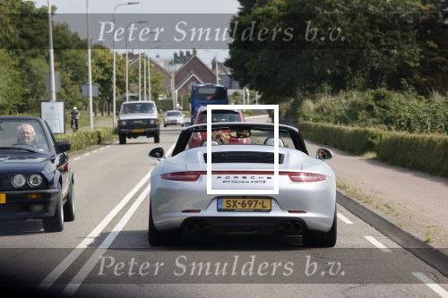 Noordwijk / Wassenaar 12 juni 2020
Frank Dane met zijn vriendin in porsche 911 cabrio.