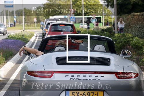 Noordwijk / Wassenaar 12 juni 2020
Frank Dane met zijn vriendin in porsche 911 cabrio.