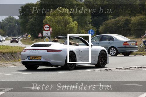 Noordwijk / Wassenaar 12 juni 2020
Frank Dane met zijn vriendin in porsche 911 cabrio.