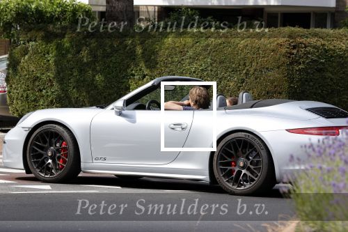Noordwijk / Wassenaar 12 juni 2020
Frank Dane met zijn vriendin in porsche 911 cabrio.