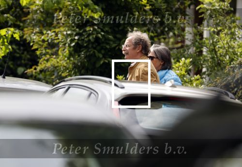 Amstelveen 3 mei 2020
Oud rechter ( van oa Volkert v d Graaf) Frans Bauduin gaat met zijn vrouw wandelen .