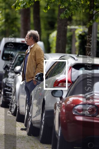 Amstelveen 3 mei 2020
Oud rechter ( van oa Volkert v d Graaf) Frans Bauduin gaat met zijn vrouw wandelen .
