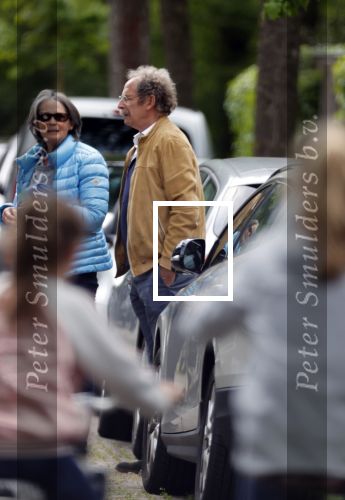 Amstelveen 3 mei 2020
Oud rechter ( van oa Volkert v d Graaf) Frans Bauduin gaat met zijn vrouw wandelen .