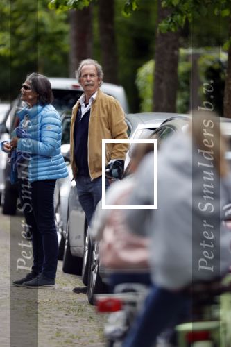 Amstelveen 3 mei 2020
Oud rechter ( van oa Volkert v d Graaf) Frans Bauduin gaat met zijn vrouw wandelen .
