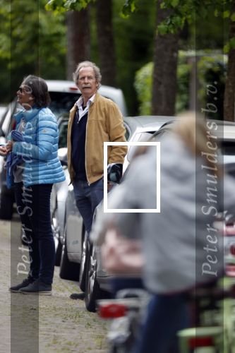 Amstelveen 3 mei 2020
Oud rechter ( van oa Volkert v d Graaf) Frans Bauduin gaat met zijn vrouw wandelen .