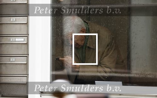 Amsterdam 5 juni 2020
Frits Bolkestein loopt naar zijn huis aan de Amstel
