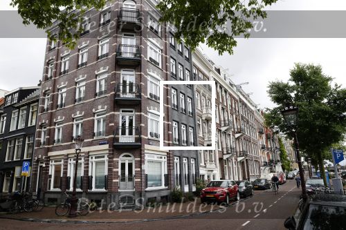 Amsterdam 5 juni 2020
Frits Bolkestein loopt naar zijn huis aan de Amstel