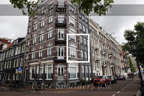 Amsterdam 5 juni 2020
Frits Bolkestein loopt naar zijn huis aan de Amstel