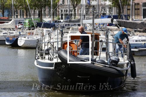 Harlingen 28 mei 2020
Frits Wester en een vriend (Jaap) varen de haven van Harlingen uit met de zeilboot van Frits