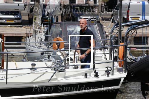 Harlingen 28 mei 2020
Frits Wester en een vriend (Jaap) varen de haven van Harlingen uit met de zeilboot van Frits
