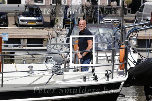 Harlingen 28 mei 2020
Frits Wester en een vriend (Jaap) varen de haven van Harlingen uit met de zeilboot van Frits