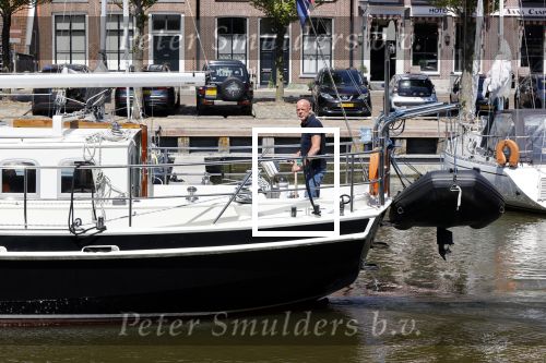 Harlingen 28 mei 2020
Frits Wester en een vriend (Jaap) varen de haven van Harlingen uit met de zeilboot van Frits