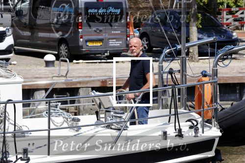 Harlingen 28 mei 2020
Frits Wester en een vriend (Jaap) varen de haven van Harlingen uit met de zeilboot van Frits