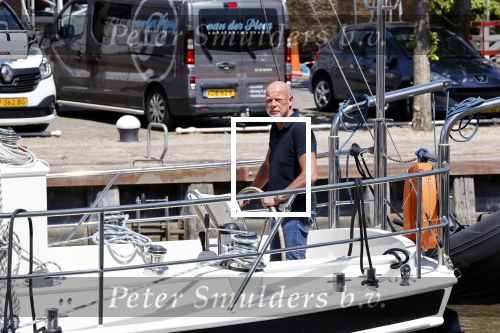 Harlingen 28 mei 2020
Frits Wester en een vriend (Jaap) varen de haven van Harlingen uit met de zeilboot van Frits