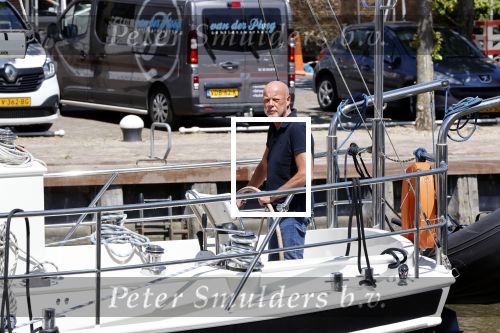 Harlingen 28 mei 2020
Frits Wester en een vriend (Jaap) varen de haven van Harlingen uit met de zeilboot van Frits