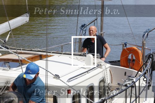 Harlingen 28 mei 2020
Frits Wester en een vriend (Jaap) varen de haven van Harlingen uit met de zeilboot van Frits