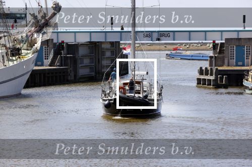 Harlingen 28 mei 2020
Frits Wester en een vriend (Jaap) varen de haven van Harlingen uit met de zeilboot van Frits