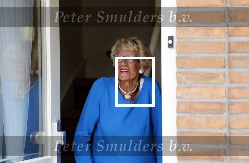 Schagen 11 mei 2020
Gerard Joling bezoekt zijn moeder in haar huis voor moederdag.