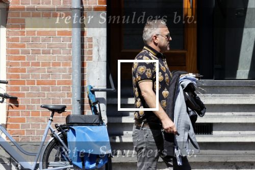 Amsterdam 17 mei 2020
Gordon vertrekt vanaf zijn appartement boven The Burger Room en Blushing .