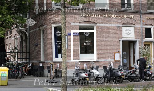 Amsterdam 2 juni 2020
Bij de restaurants van Gordon zijn de terassen bijna leeg . (Blushing en The Burgerroom)