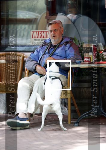 Amsterdam 7 juni 2020
Hans v d Togt met wijntje bitterballen en hondje op terras.