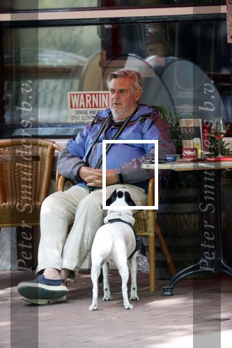 Amsterdam 7 juni 2020
Hans v d Togt met wijntje bitterballen en hondje op terras.