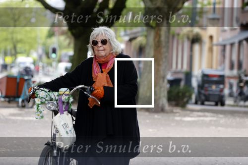 Amsterdam 13 mei 2020
Herma Krabbe doet boodschappen bij Gelderlandplein