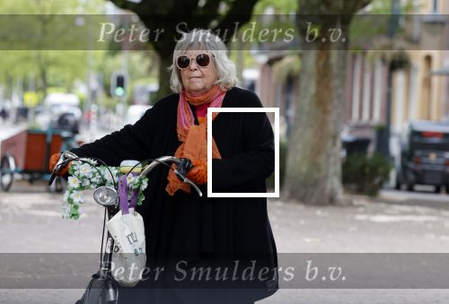 Amsterdam 13 mei 2020
Herma Krabbe doet boodschappen bij Gelderlandplein