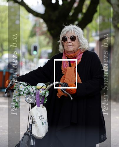 Amsterdam 13 mei 2020
Herma Krabbe doet boodschappen bij Gelderlandplein