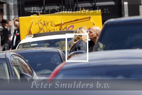 Amsterdam 23 mei 2020
Jaap v Zweden op de fiets op de pc Hooftstraat. Jaap kust zijn vrouw Aaltje