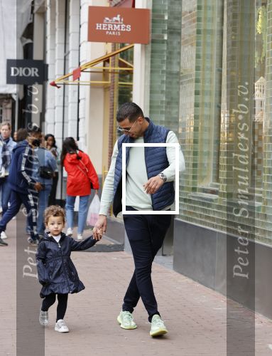 Amsterdam 6 jun i 2020
Jalal Oba met zijn dochter Lina op de pc hooftstraat