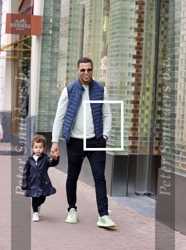 Amsterdam 6 jun i 2020
Jalal Oba met zijn dochter Lina op de pc hooftstraat