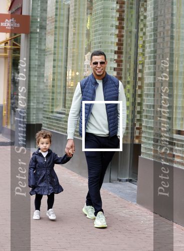 Amsterdam 6 jun i 2020
Jalal Oba met zijn dochter Lina op de pc hooftstraat