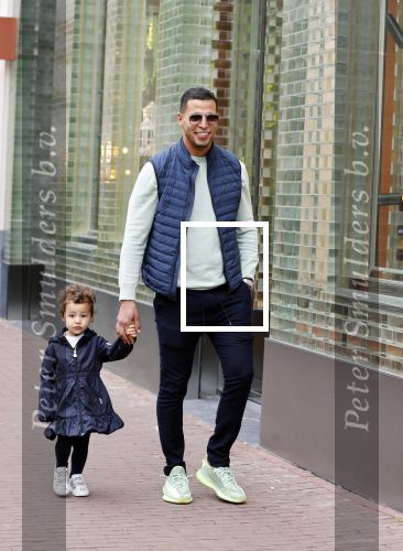 Amsterdam 6 jun i 2020
Jalal Oba met zijn dochter Lina op de pc hooftstraat