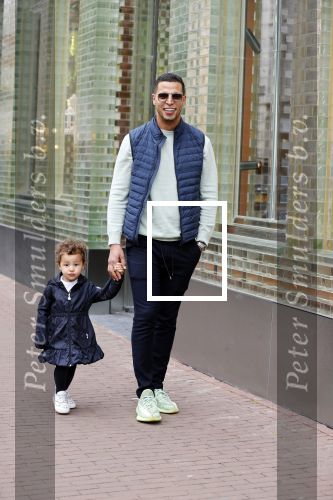 Amsterdam 6 jun i 2020
Jalal Oba met zijn dochter Lina op de pc hooftstraat