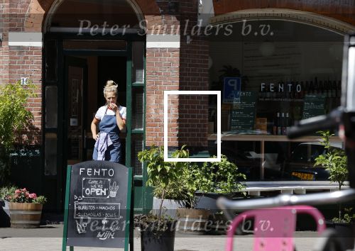 Amsterdam 6 mei 2020
Jennifer Hofman werkt parttime in het restaurant van haar vriend